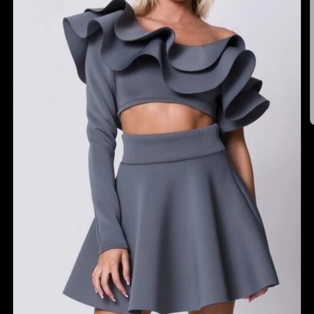 One Shoulder Ruffle Flared Skirts Set - Picture 4 of 4